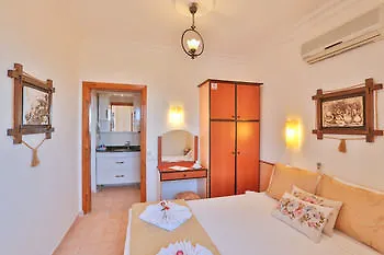 Samira Aparts & Kalkan